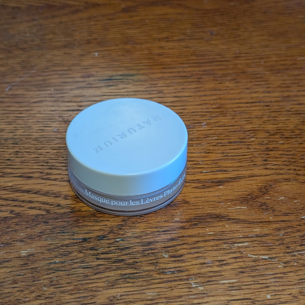 NEW Naturium Phyto-Glow Lip Mask (FULL Size) - Picture 2 of 3